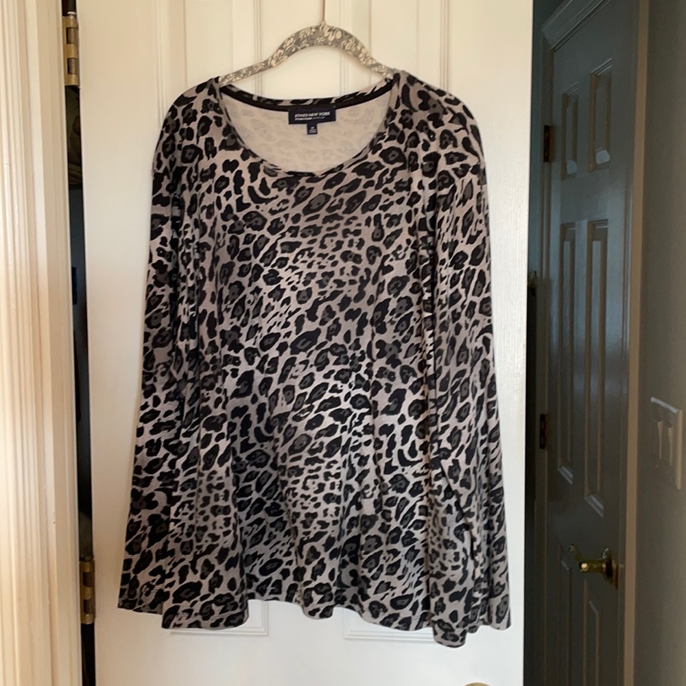 Long sleeve animal print top